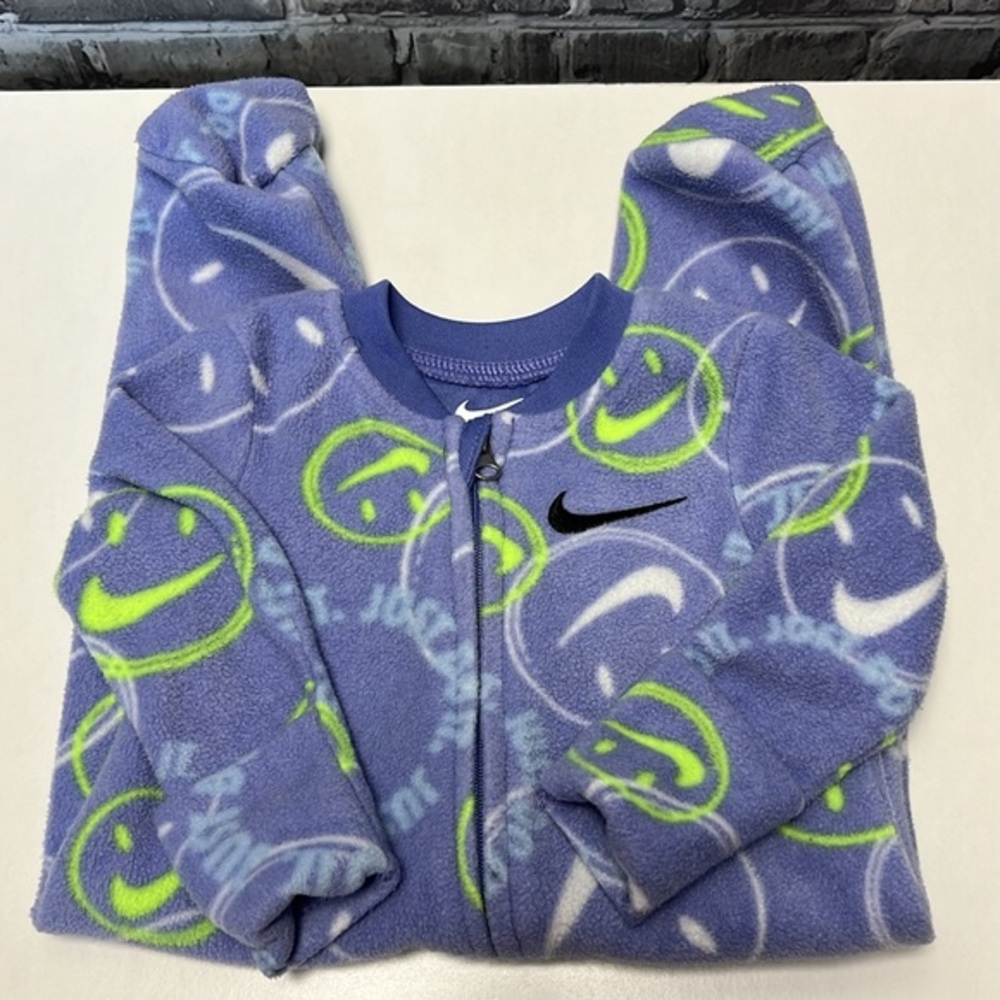 Nike‎ - Picture 6 of 6